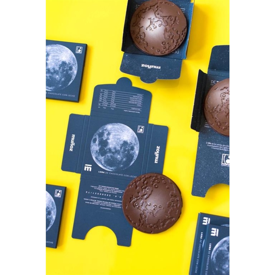 Luna de chocolate con leche